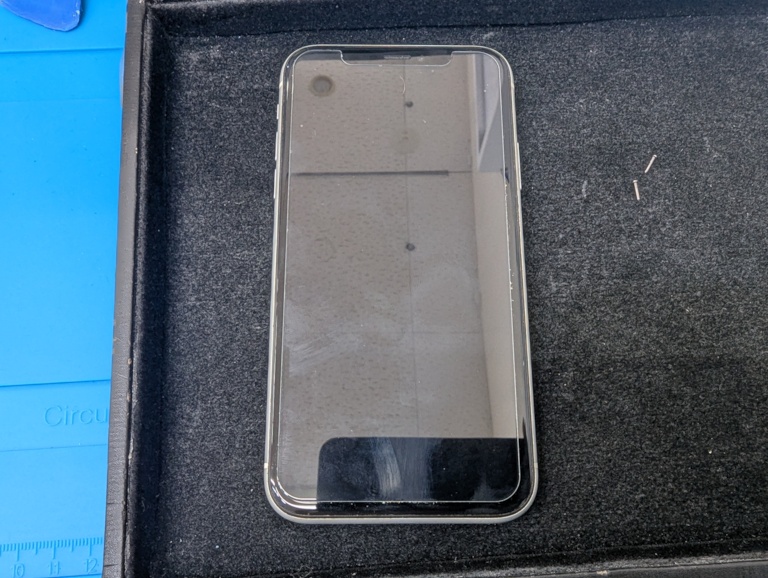 iPhone XR（アイフォンテンアール）のバッテリー交換ならスマホ修理工房アル・プラザ小杉店へお任せください